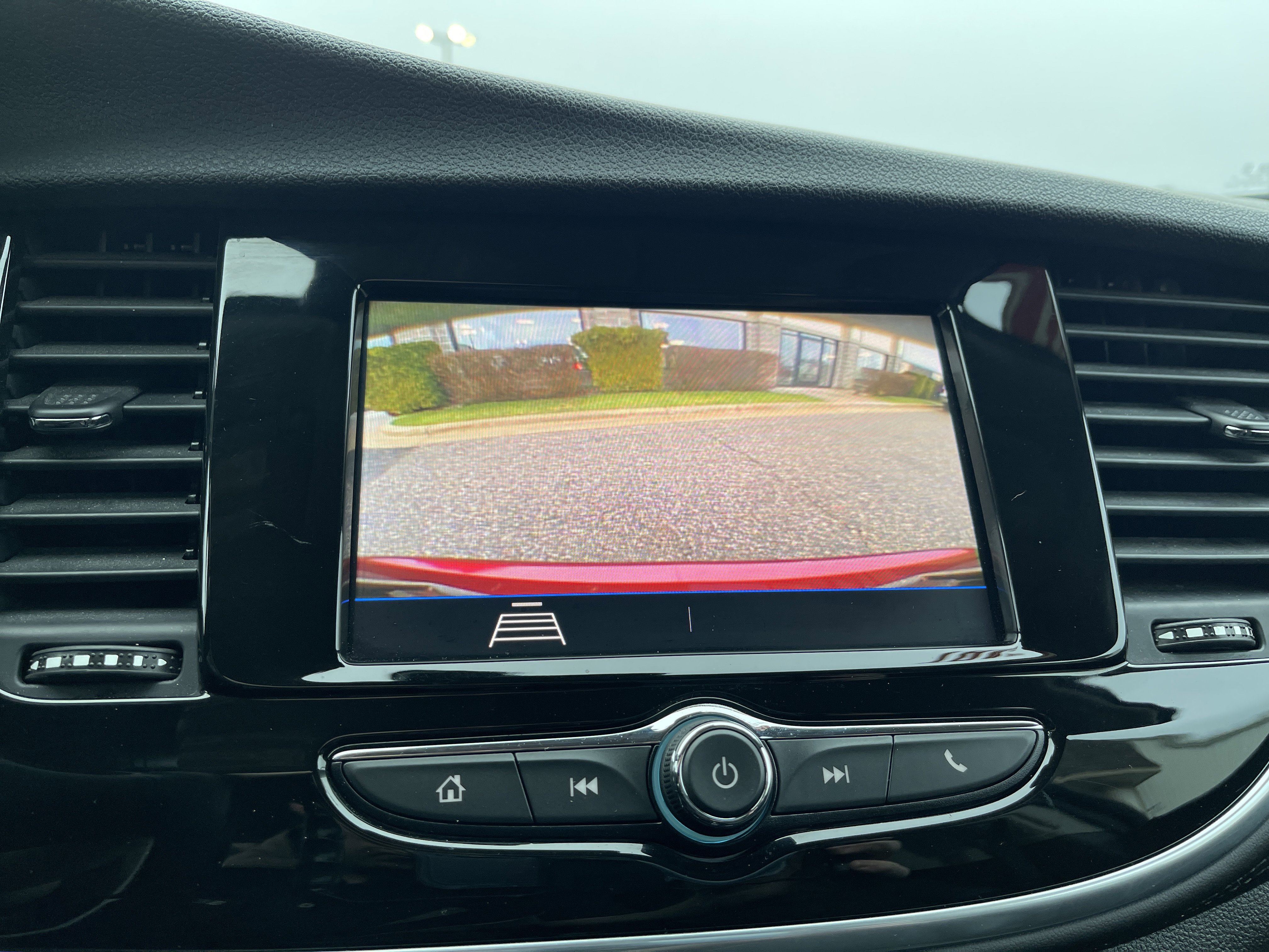 Used 2021 Buick Encore Preferred AWD/4WD image 18