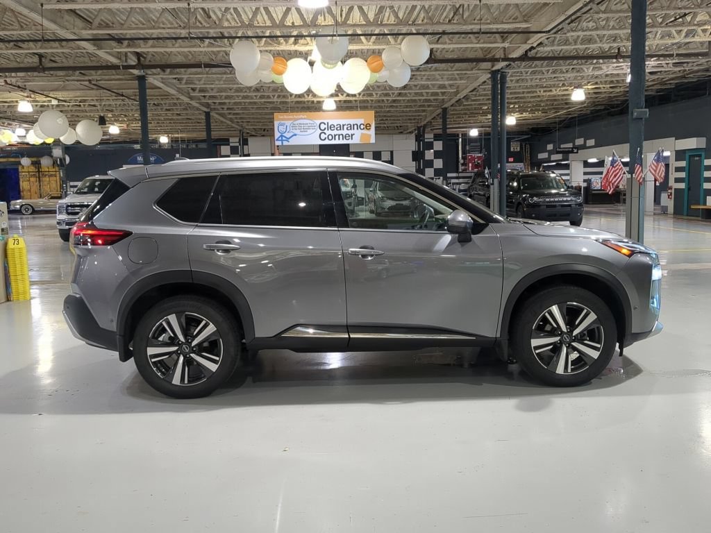 Used 2022 Nissan Rogue Platinum w/ Head-Up Display Package AWD/4WD image 7