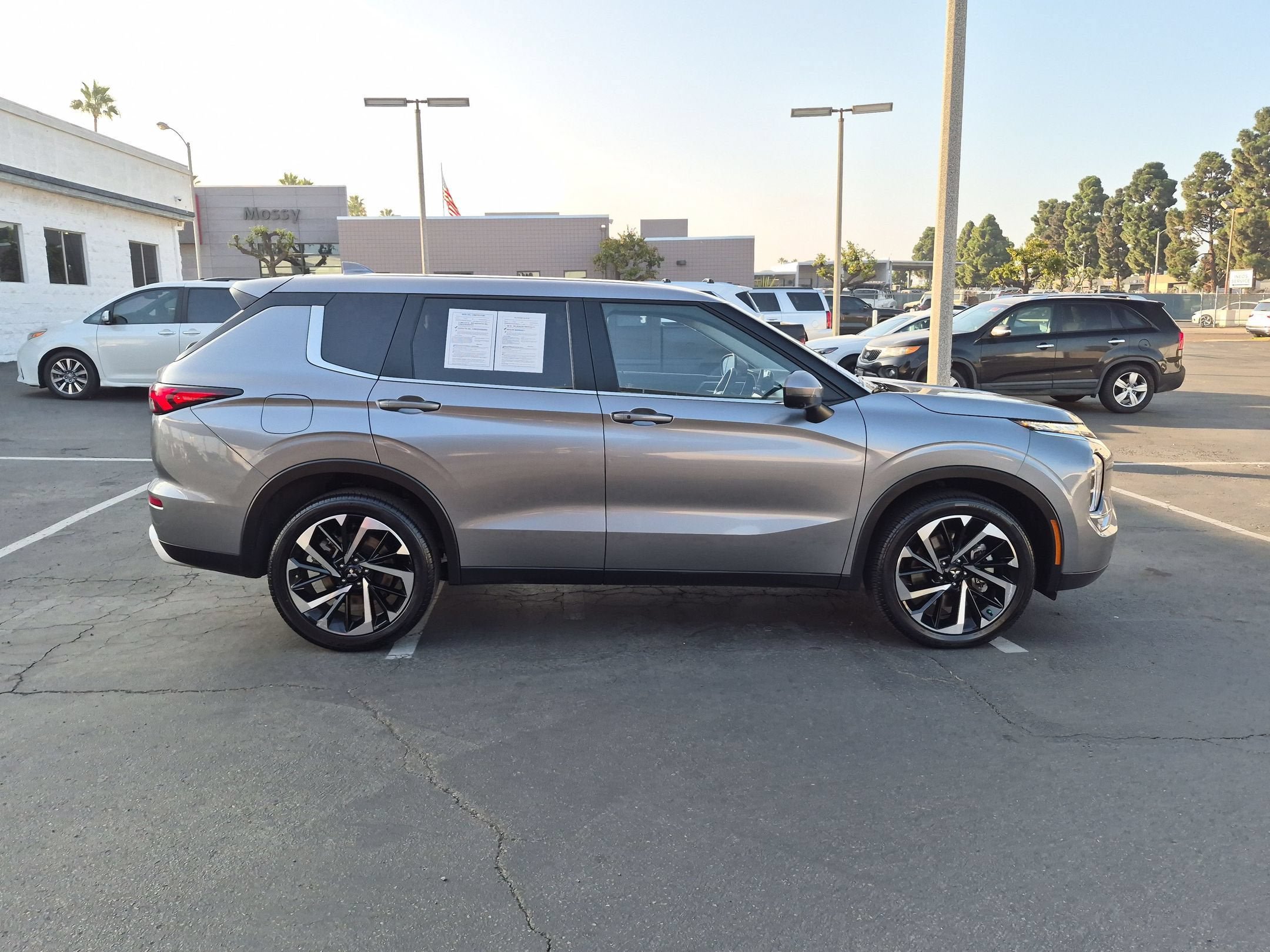 Used 2024 Mitsubishi Outlander SE FWD image 5
