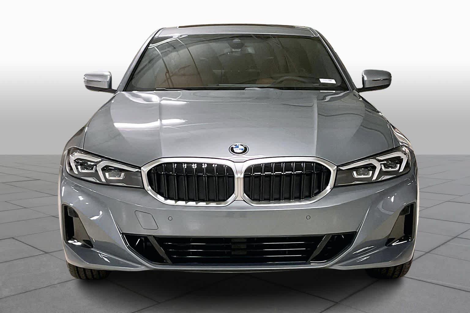 Used 2026 BMW 330i Sedan w/ Premium Package RWD image 3