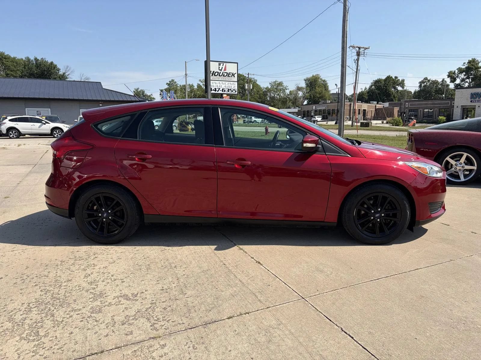 Used 2015 Ford Focus SE w/ SE Cold Weather Package FWD image 4