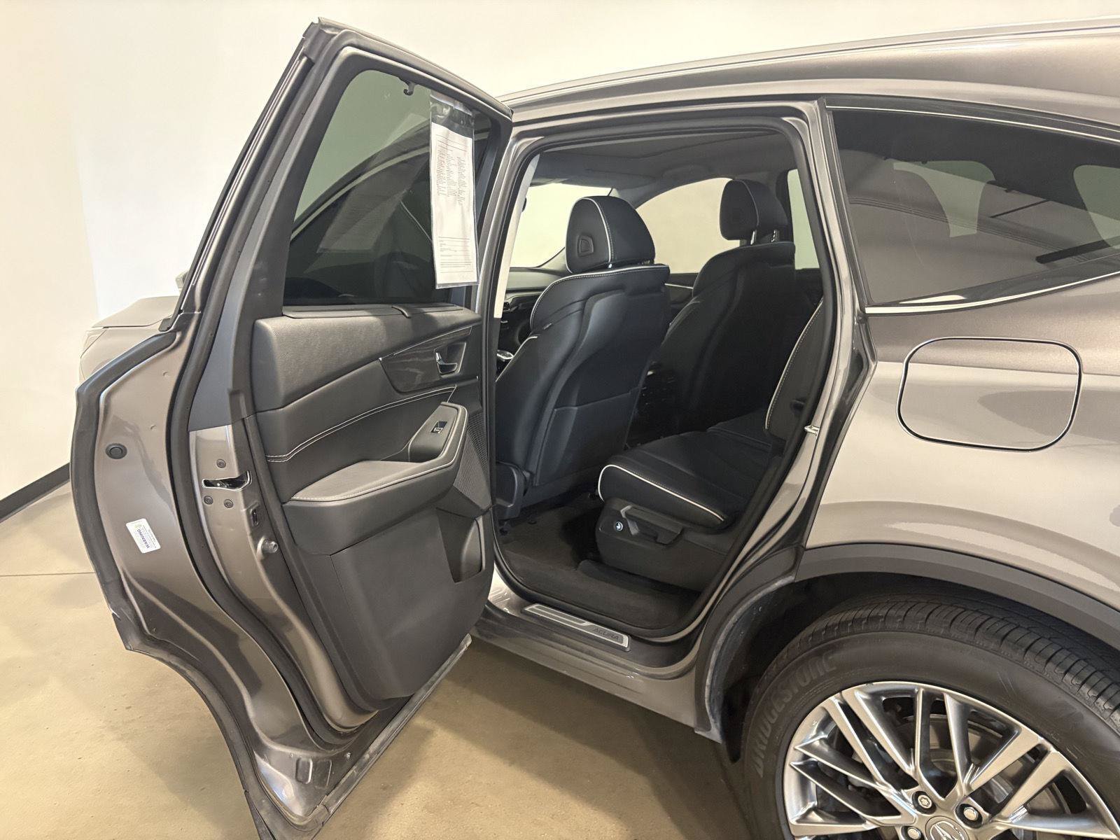 Used 2024 Acura MDX w/ Advance Package AWD/4WD image 31