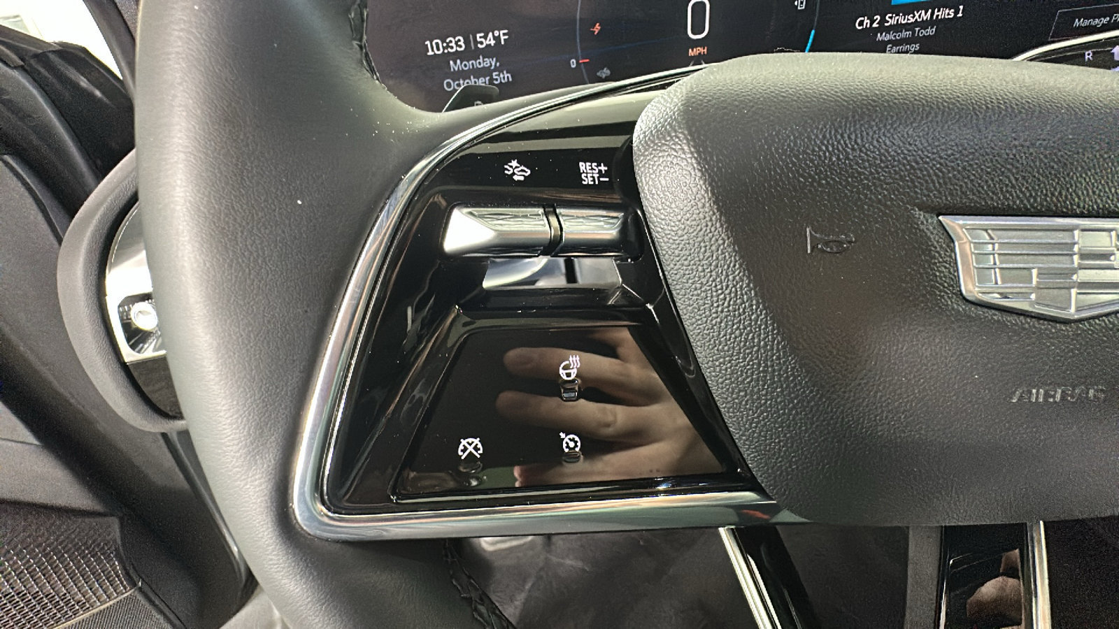 Used 2024 Cadillac Lyriq Luxury AWD/4WD image 18