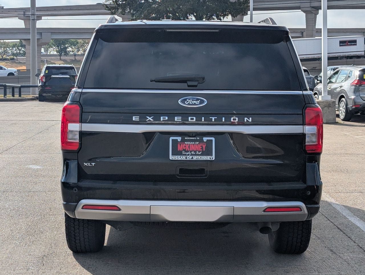 Used 2022 Ford Expedition XLT RWD image 5