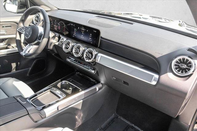 New 2026 Mercedes-Benz GLB 250 4MATIC image 28