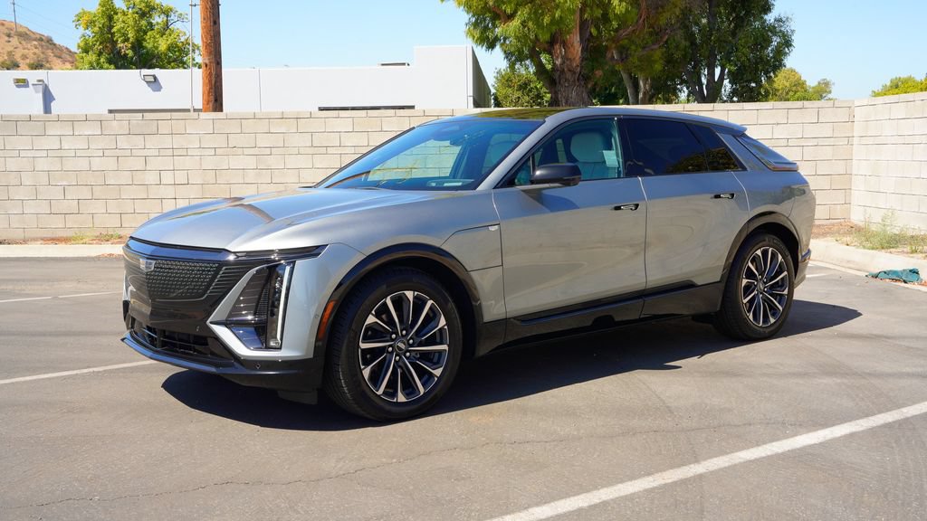 Certified 2024 Cadillac Lyriq Sport AWD/4WD image 3