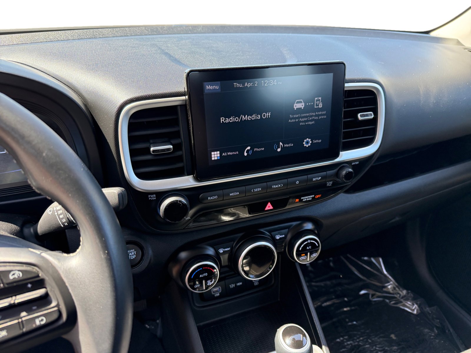 Certified 2025 Hyundai Venue SEL image 12