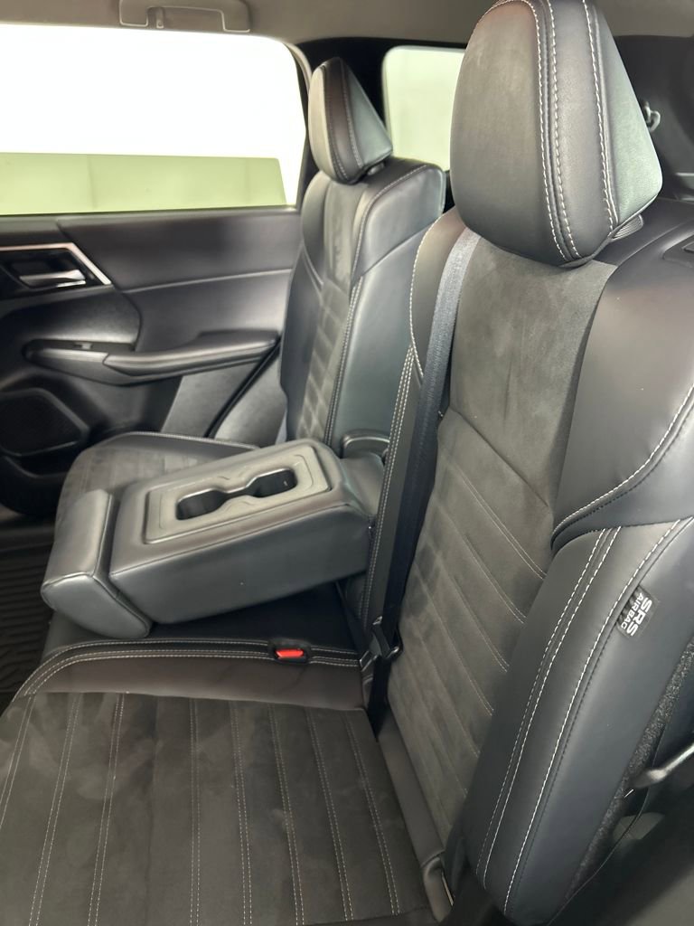 Used 2024 Mitsubishi Outlander SE image 15