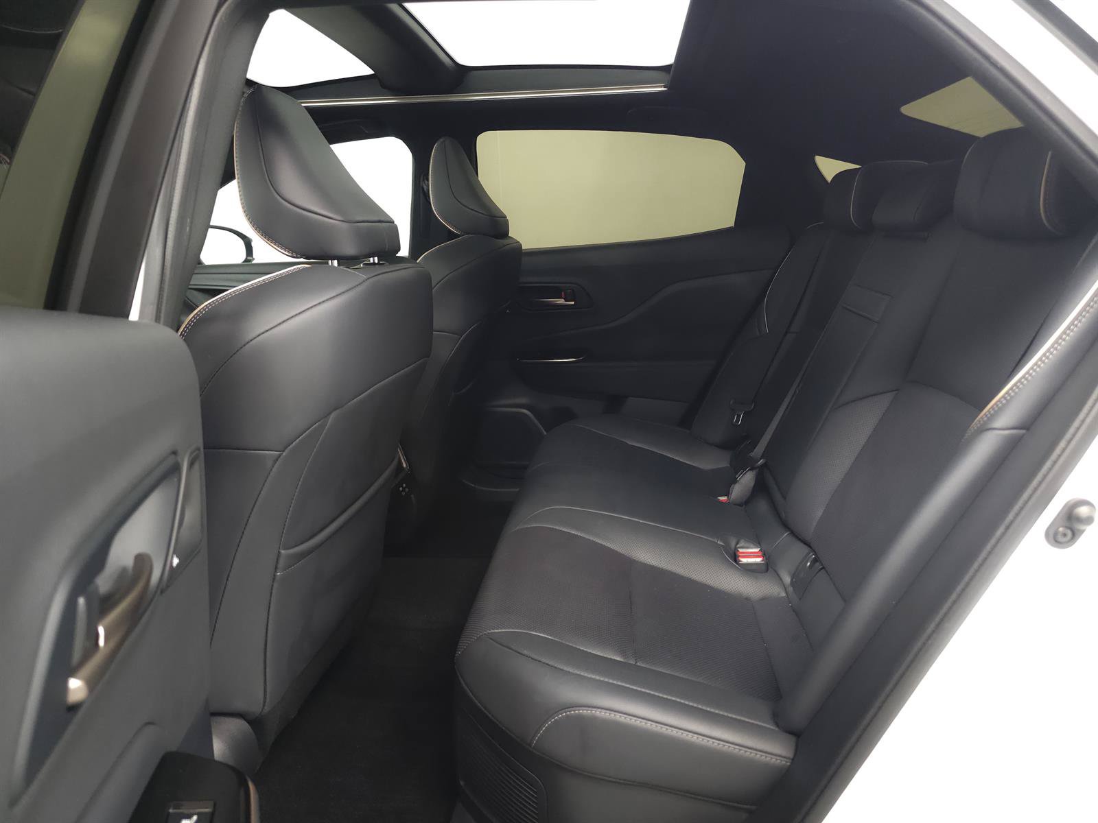 Certified 2025 Toyota Crown AWD/4WD image 5
