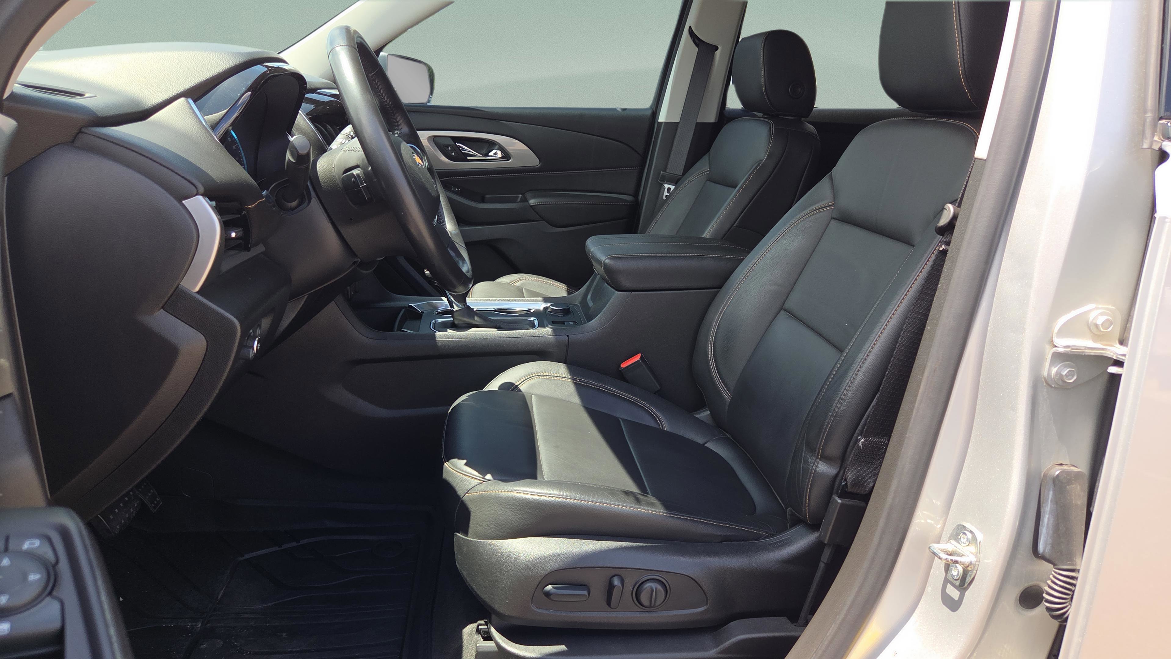 Used 2019 Chevrolet Traverse RS w/ LPO, 'HIT The Road' Package image 14