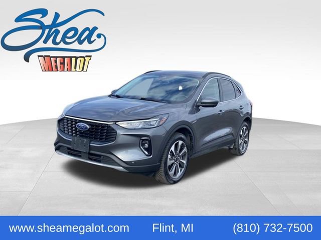 Used 2023 Ford Escape Platinum AWD/4WD image 1