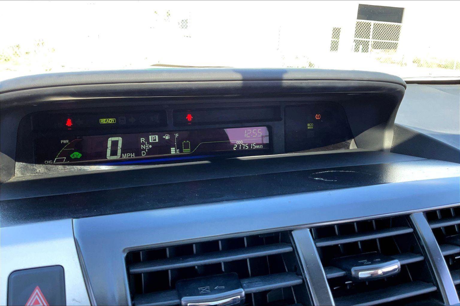 Used 2014 Toyota Prius V Two image 19