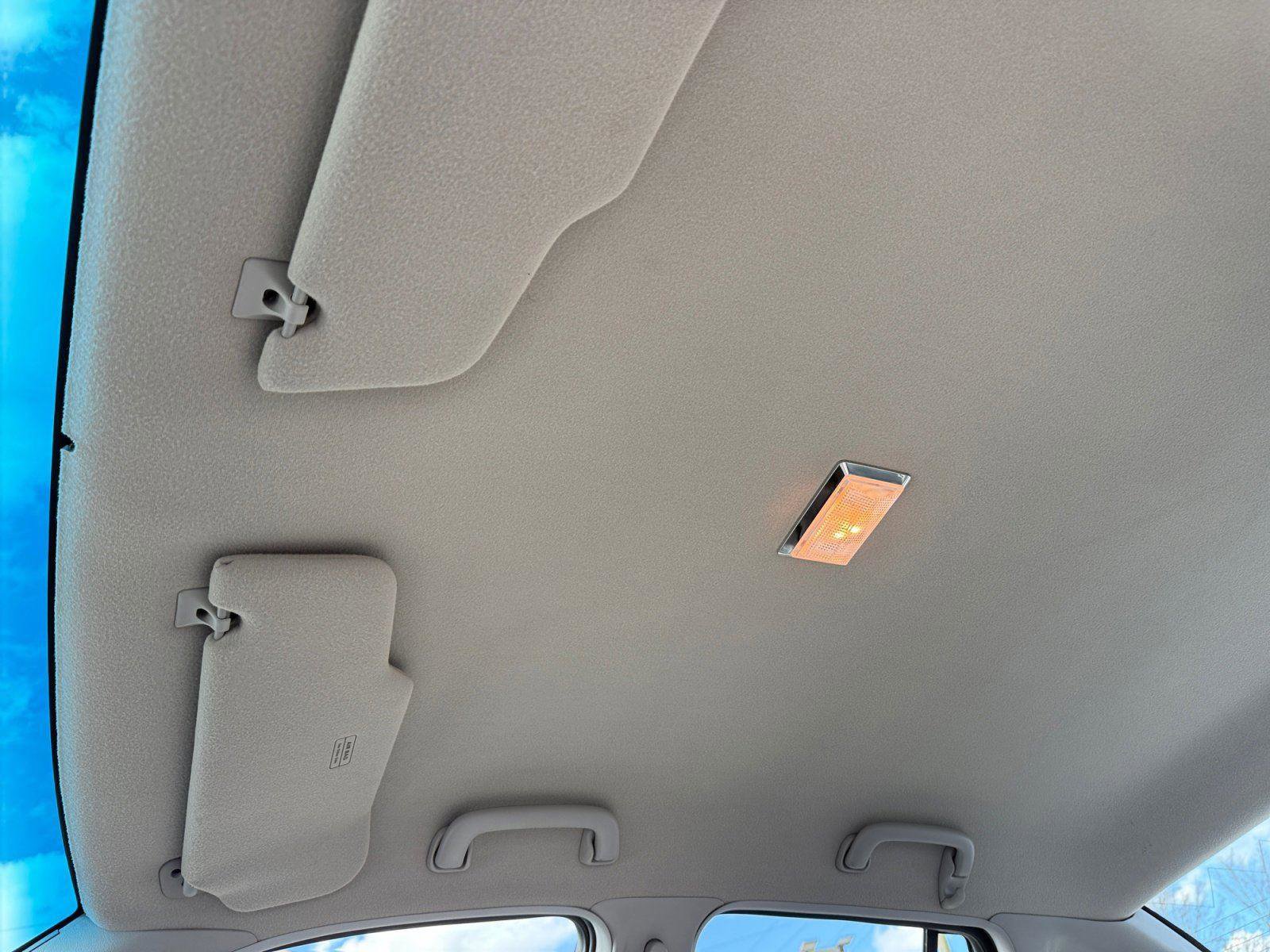 Used 1997 Ford Crown Victoria image 17