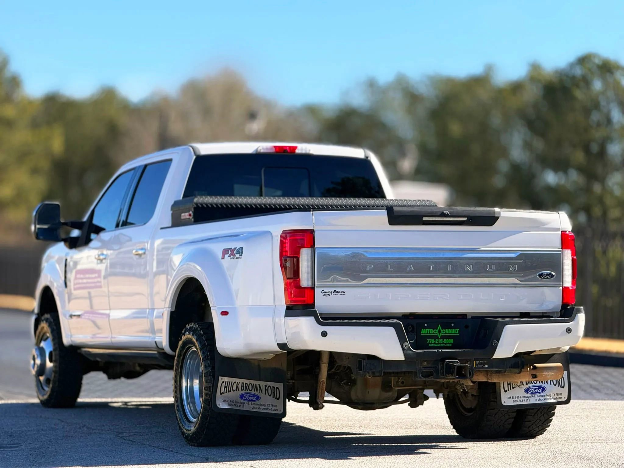 Used 2017 Ford F350 Platinum w/ Platinum Ultimate Package image 9