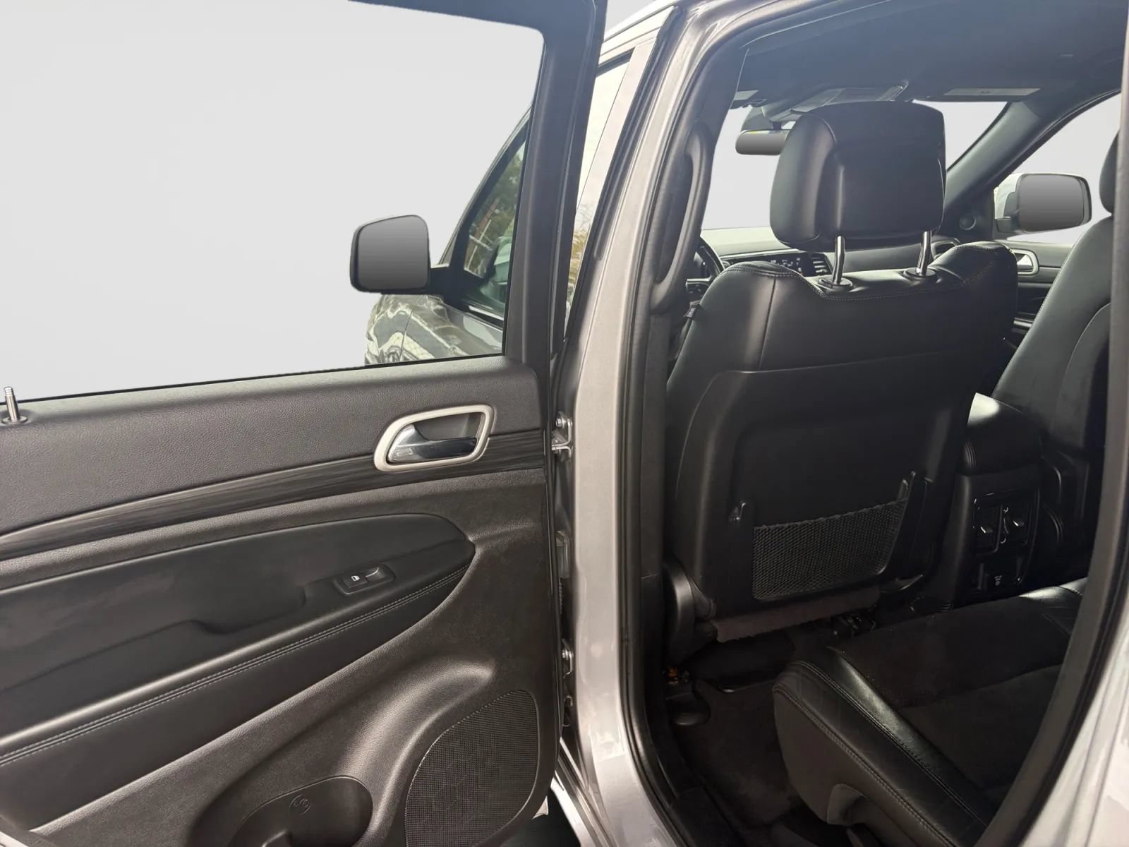 Used 2021 Jeep Grand Cherokee Laredo X AWD/4WD image 14
