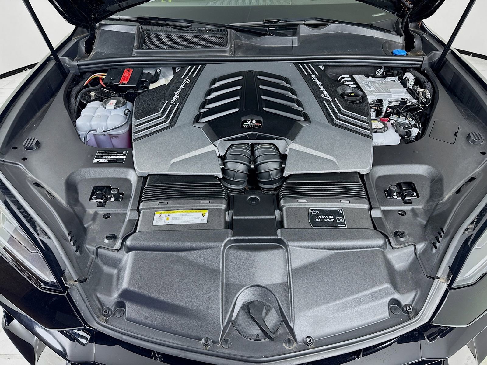 Used 2025 Lamborghini Urus SE image 30