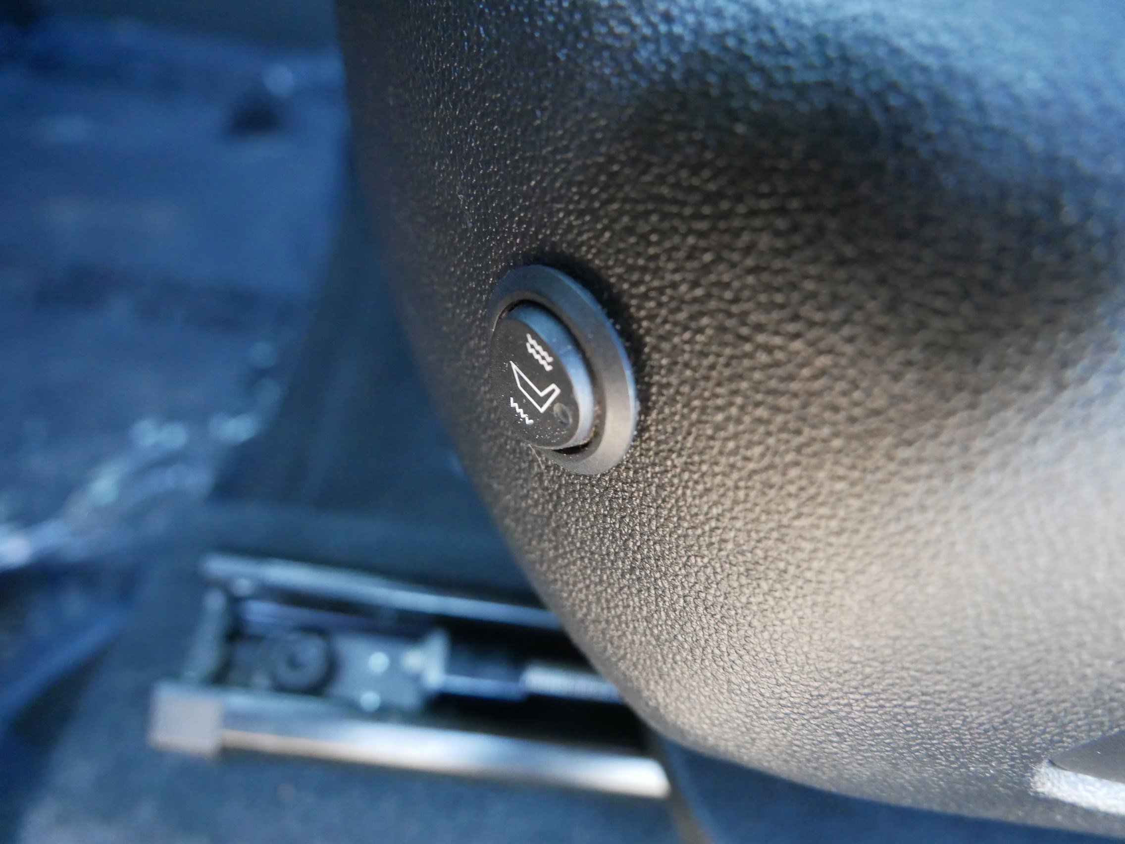 Used 2023 Chevrolet Equinox LS w/ LS Convenience Package image 23