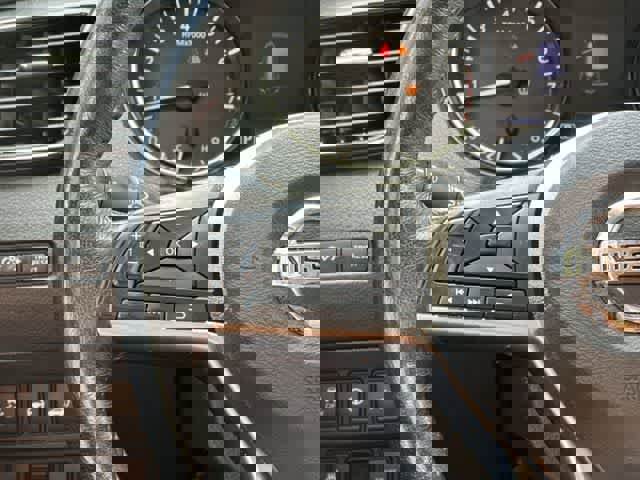 Used 2018 Nissan Rogue SL w/ Premium Package image 9