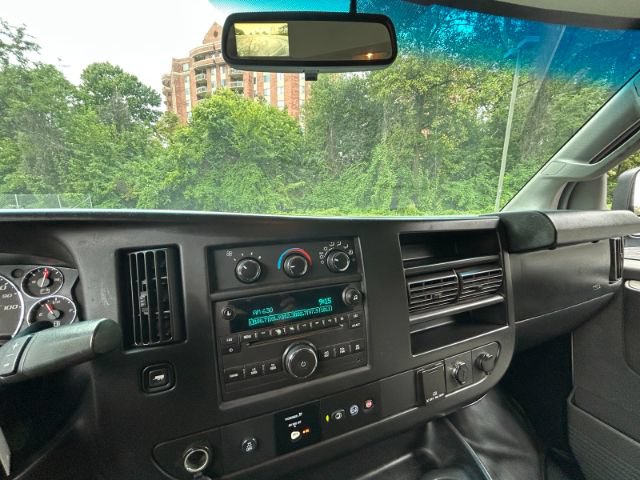 Used 2018 Chevrolet Express 2500 w/ Communications Package RWD image 15