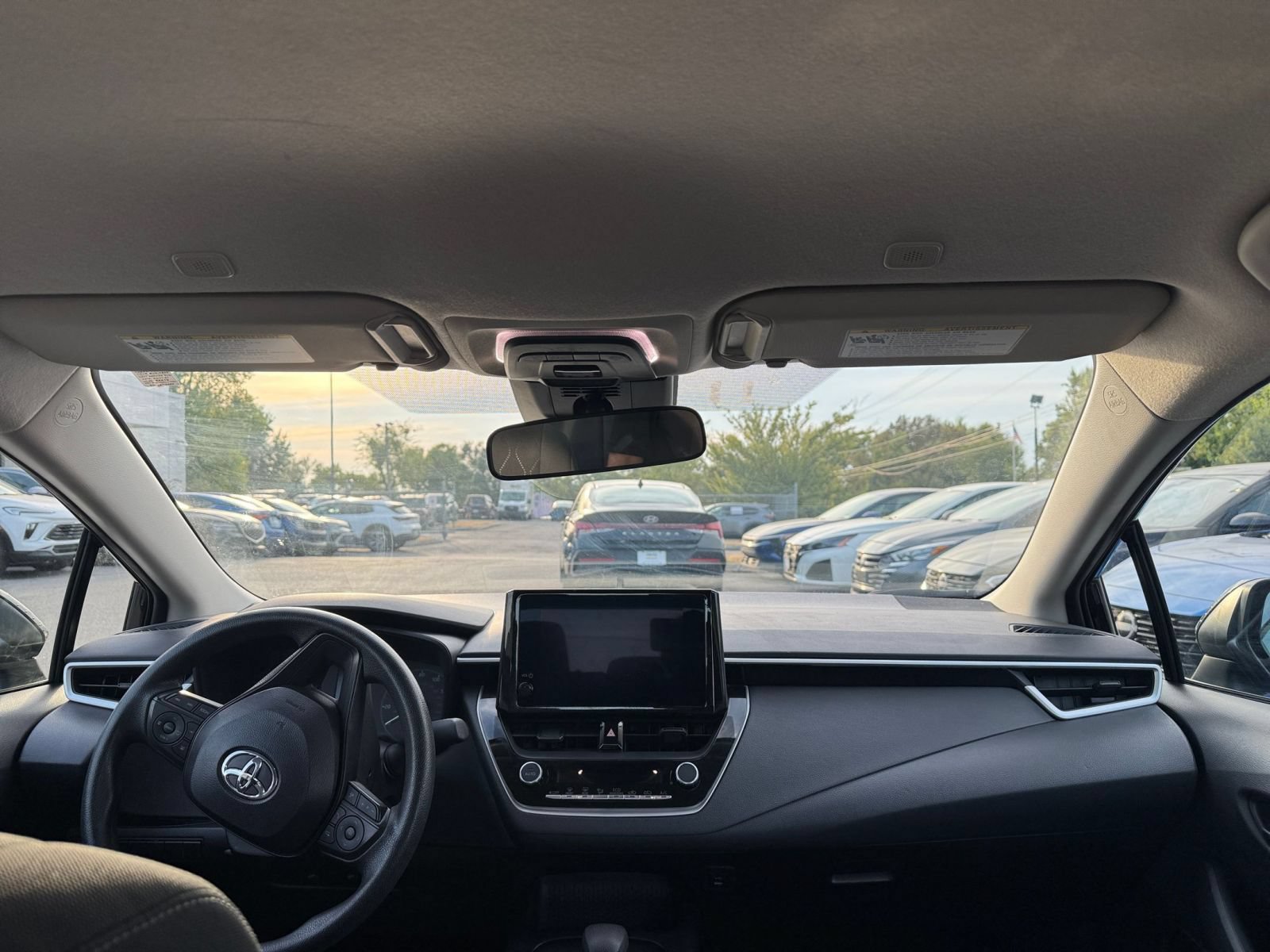 Used 2025 Toyota Corolla LE FWD image 30