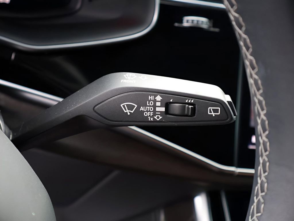 Used 2025 Audi Q8 Premium Plus image 36