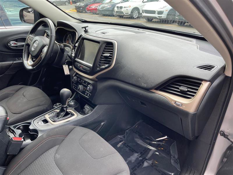 Used 2016 Jeep Cherokee 75th Anniversary image 31