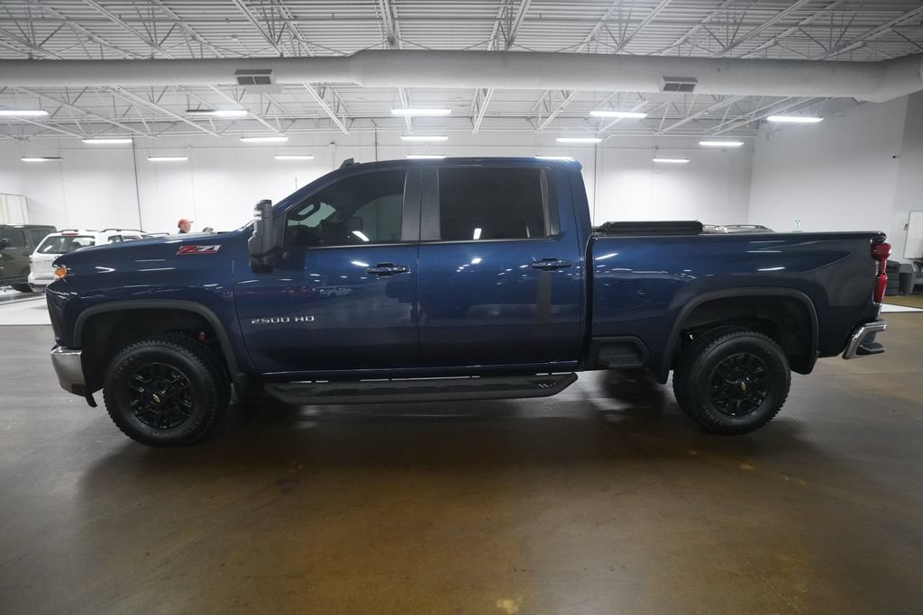 Used 2022 Chevrolet Silverado 2500 LT w/ Convenience Package AWD/4WD image 4