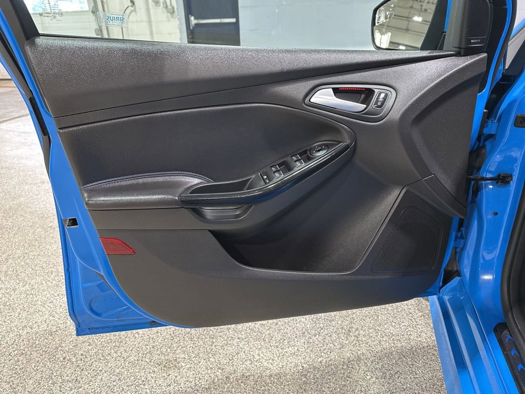 Used 2017 Ford Focus RS AWD/4WD image 12