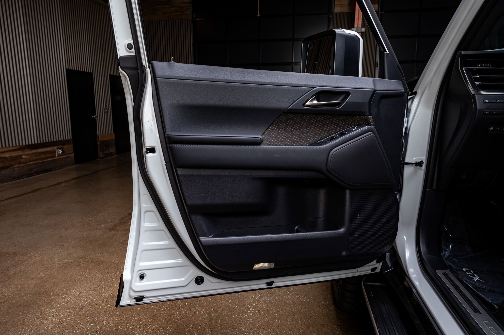 Used 2025 Lexus GX 550 image 37