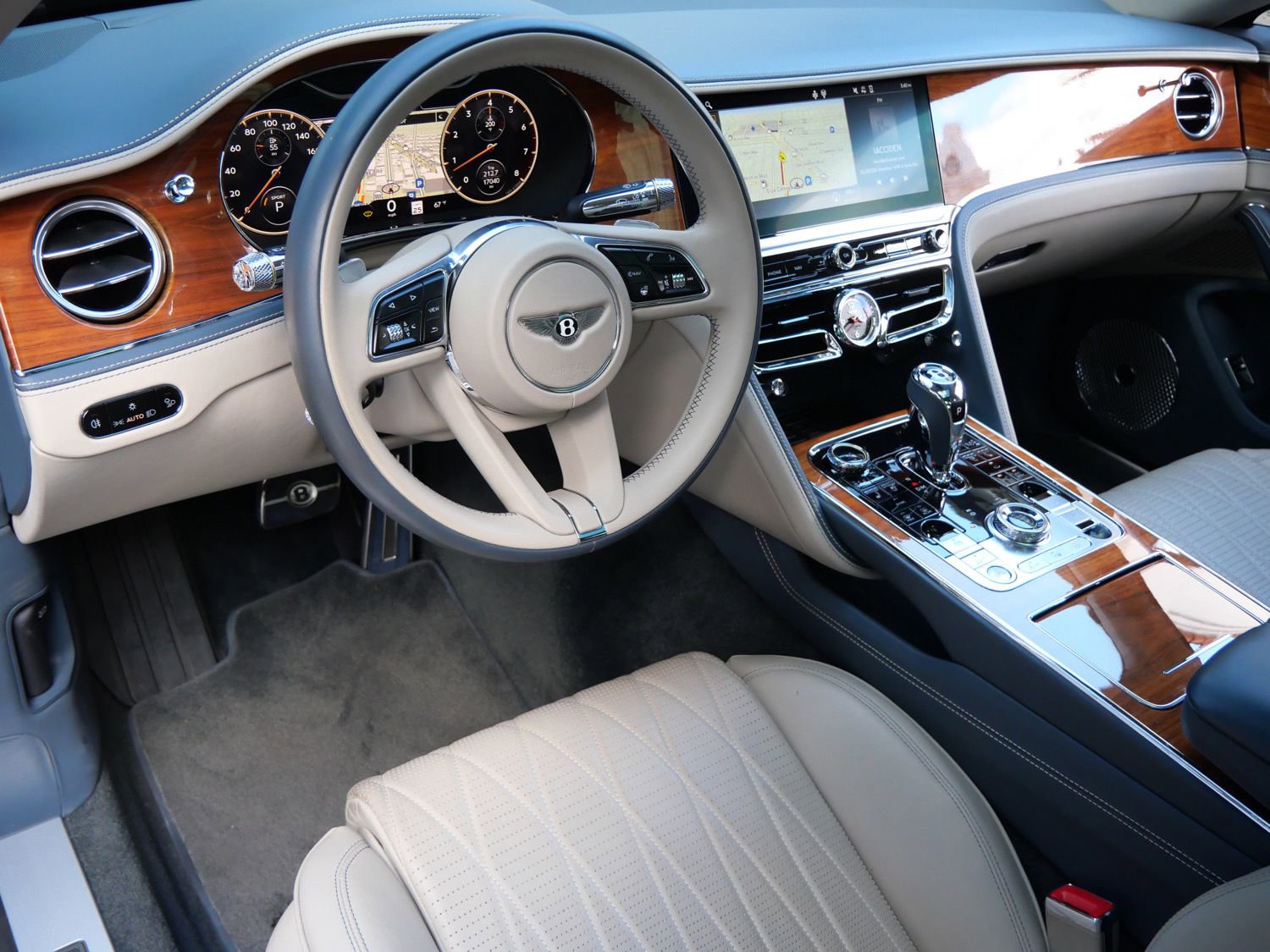 Used 2021 Bentley Flying Spur W12 image 13