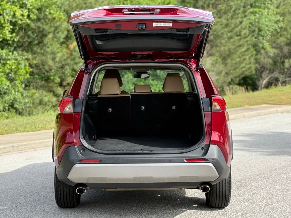 Used 2022 Toyota RAV4 Limited AWD/4WD image 15