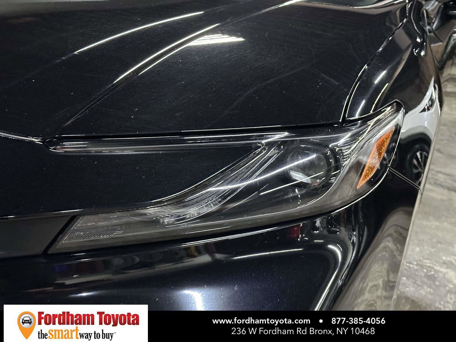 Used 2025 Toyota Camry SE image 9