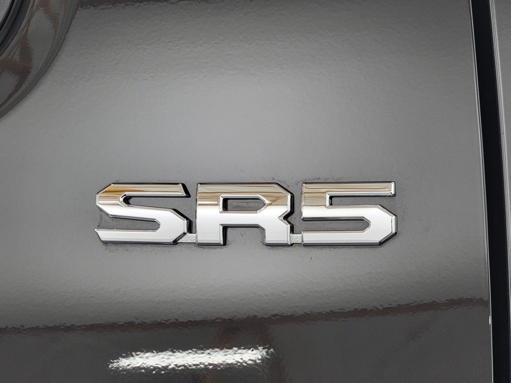 Certified 2024 Toyota Tacoma SR5 AWD/4WD image 8