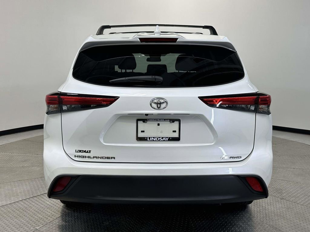 Used 2020 Toyota Highlander LE image 6