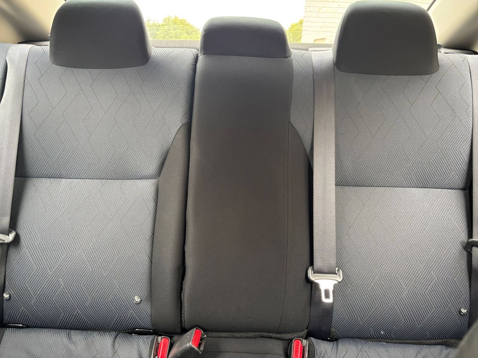 Used 2025 Nissan Versa SV FWD image 31