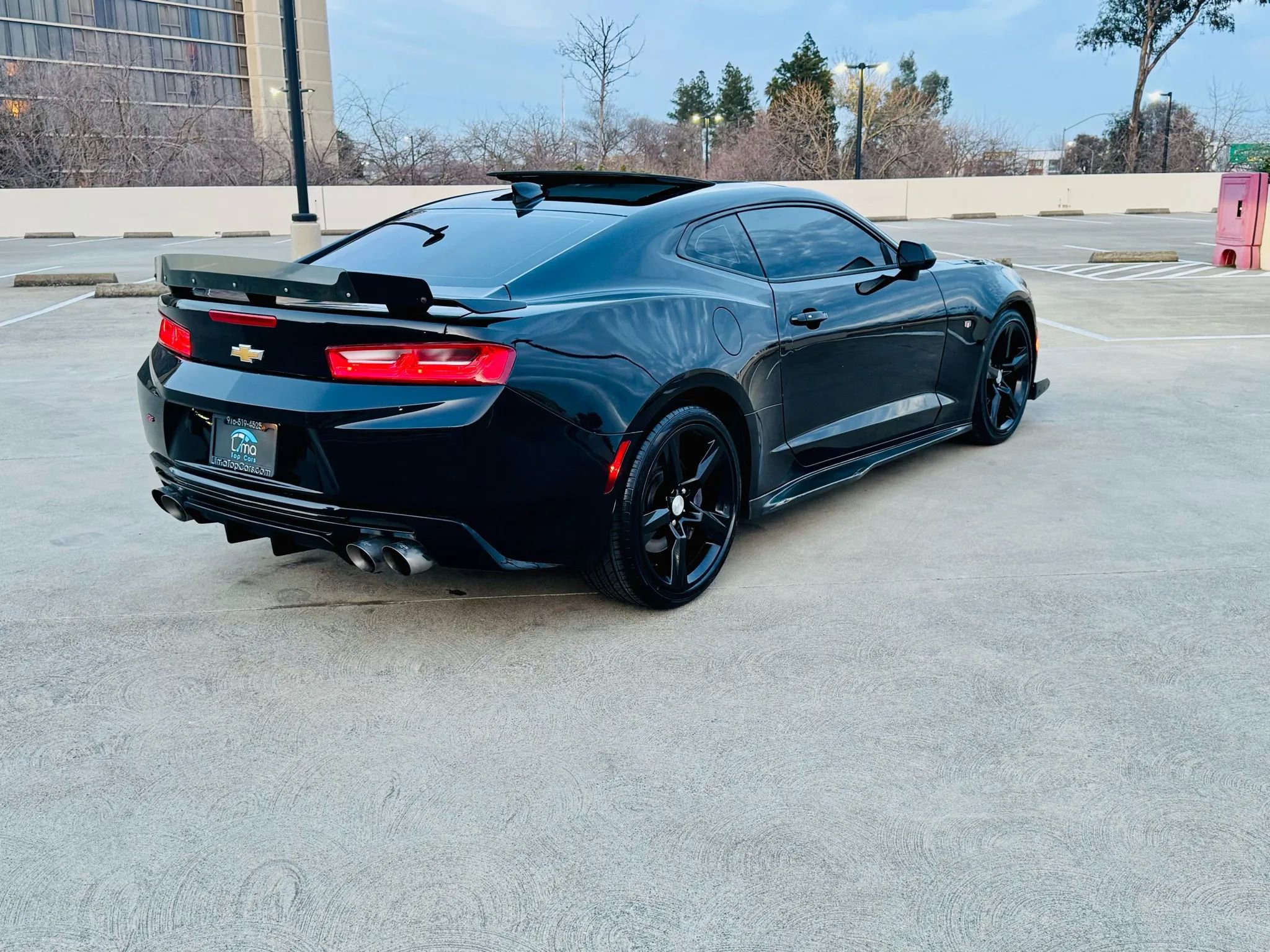 Used 2017 Chevrolet Camaro SS image 8