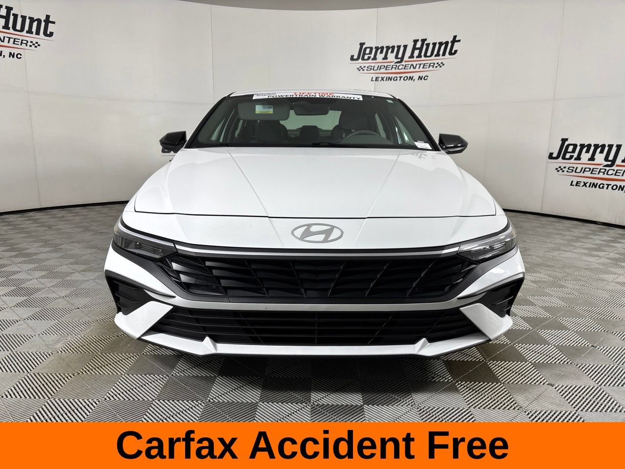 Used 2026 Hyundai Elantra Sport FWD image 3