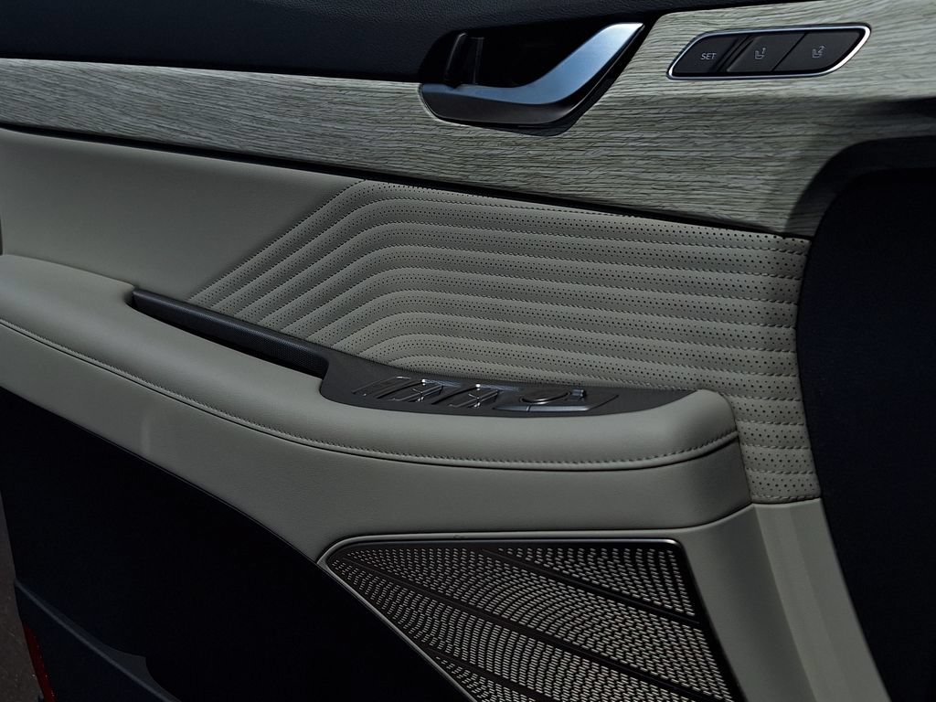 Certified 2025 Hyundai Palisade Calligraphy AWD/4WD image 9