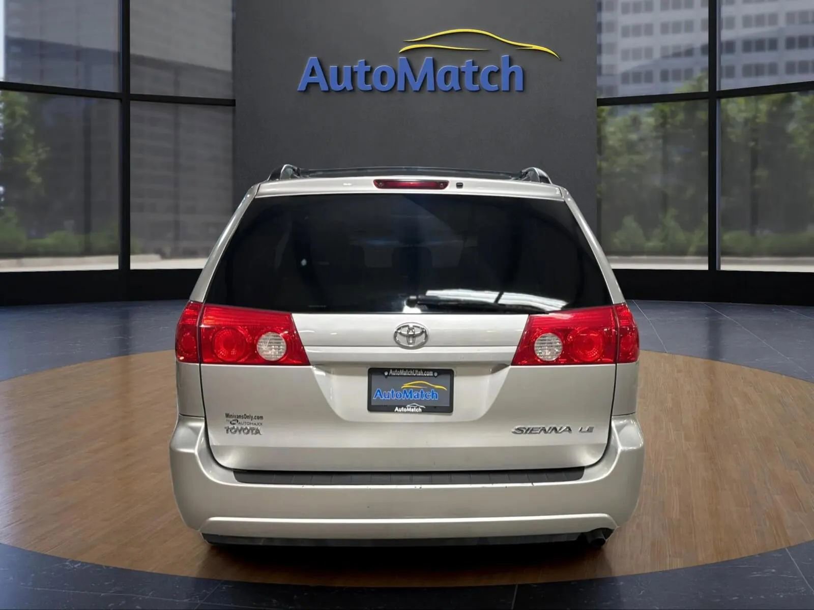Used 2009 Toyota Sienna CE FWD image 9