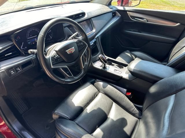 Used 2017 Cadillac XT5 Luxury AWD/4WD image 14