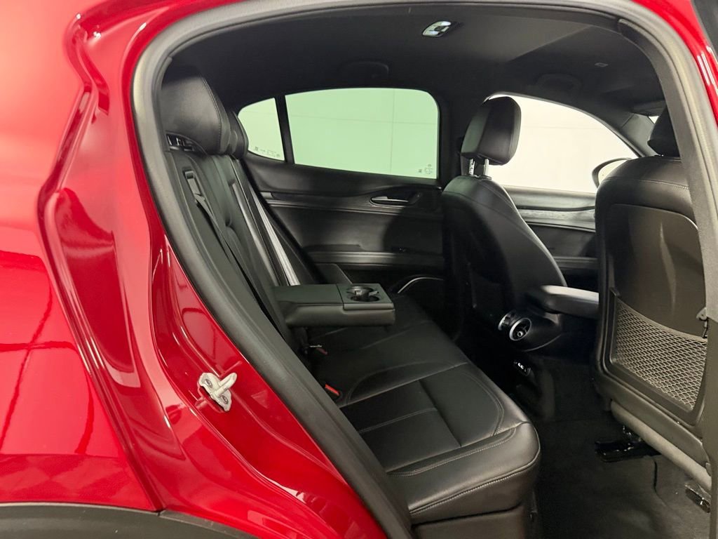 Used 2022 Alfa Romeo Stelvio Sprint image 27