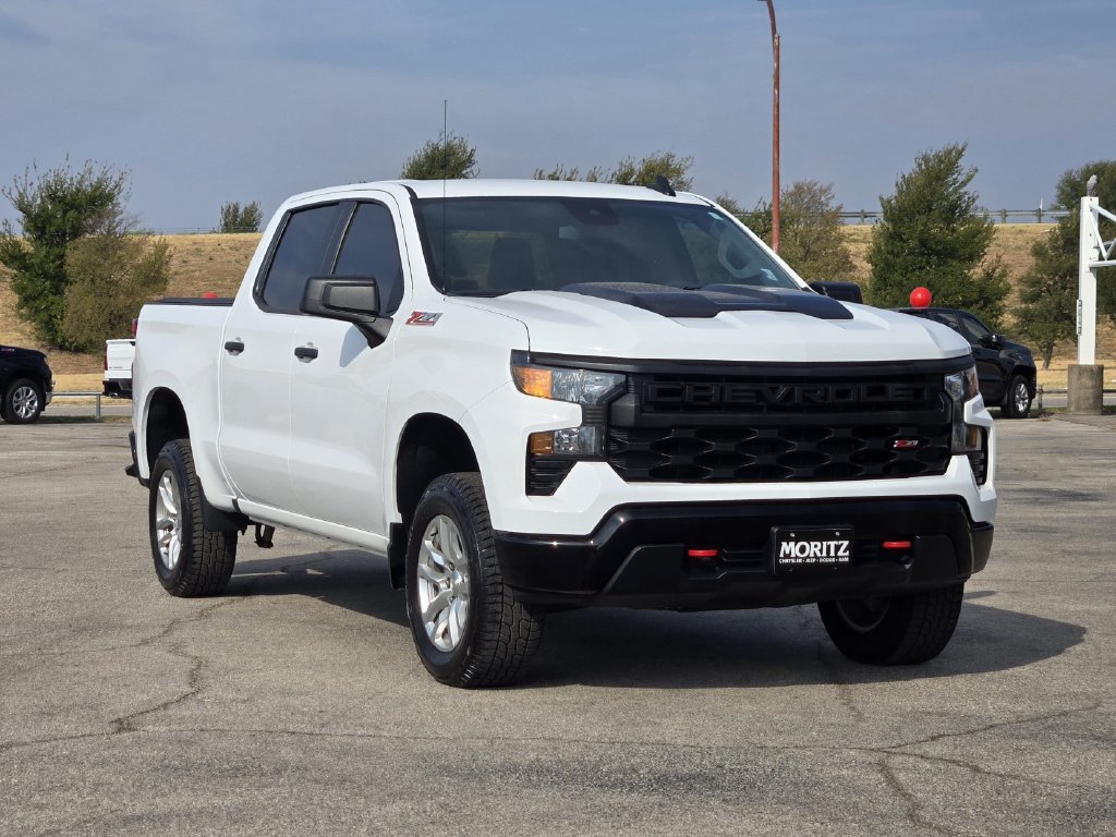 Used 2024 Chevrolet Silverado 1500 Custom Trail Boss AWD/4WD image 3