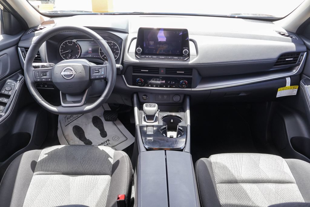 Certified 2026 Nissan Rogue SV FWD image 6