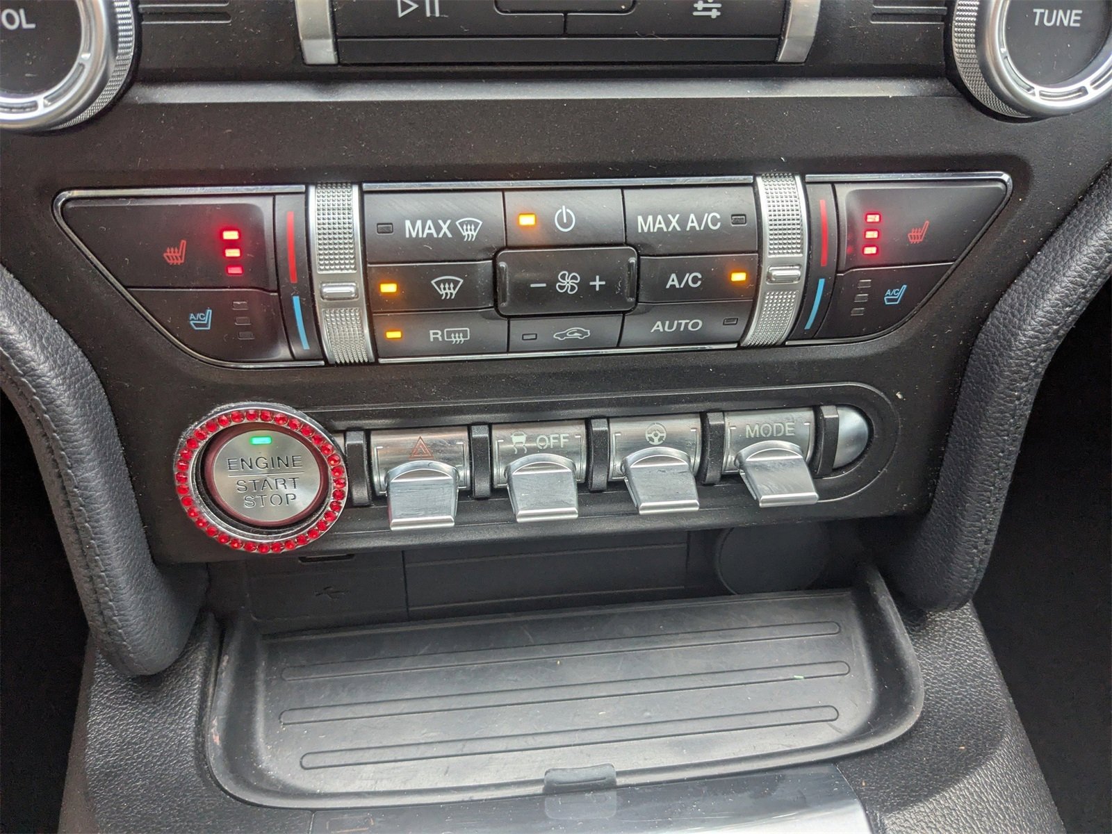 Used 2019 Ford Mustang Premium image 18