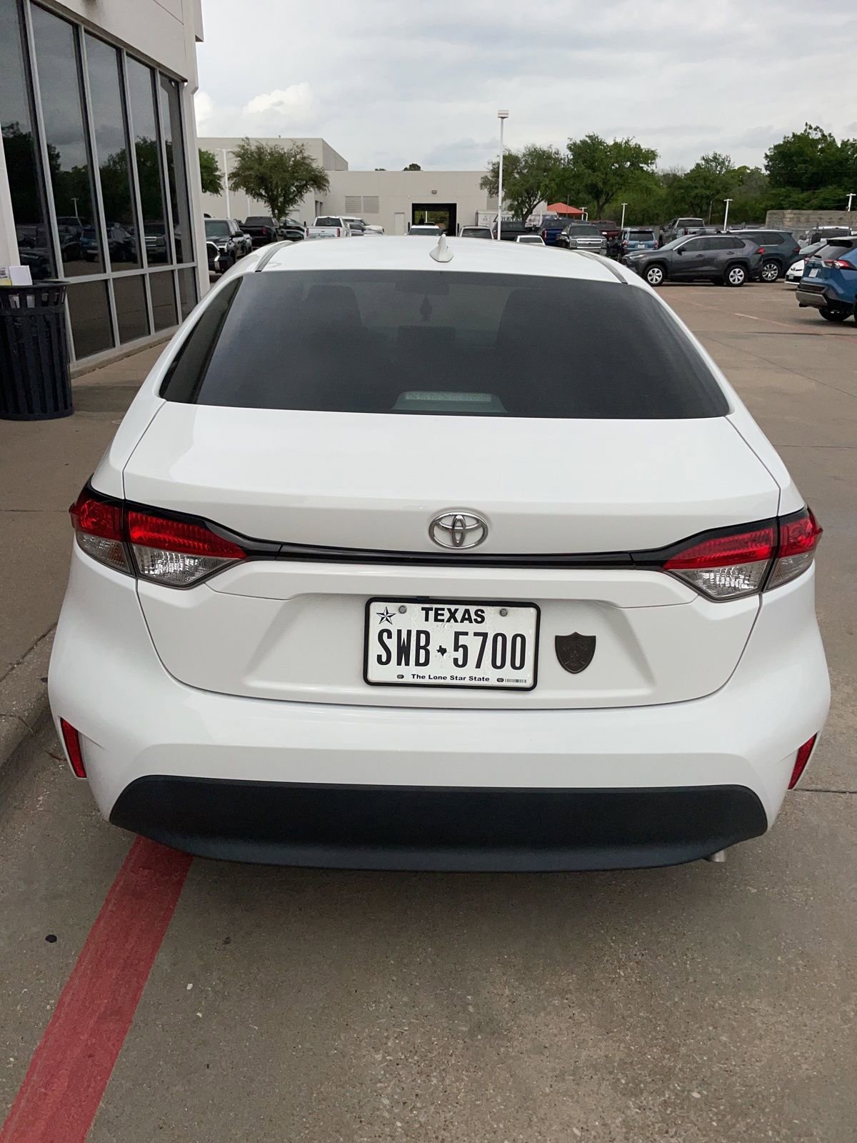 Used 2023 Toyota Corolla LE image 12