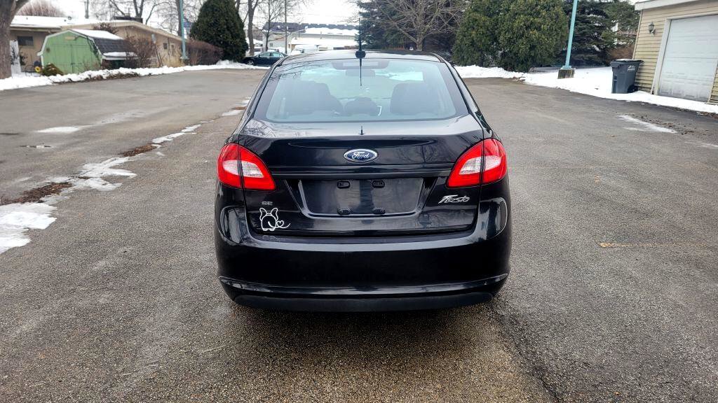 Used 2013 Ford Fiesta SE image 4