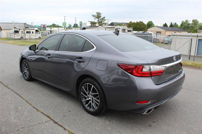 Used 2017 Lexus ES 350 w/ Luxury Package FWD image 5