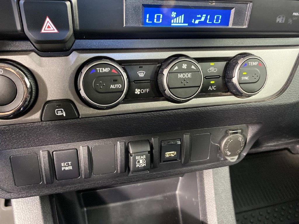 Used 2022 Toyota Tacoma SR5 AWD/4WD image 21
