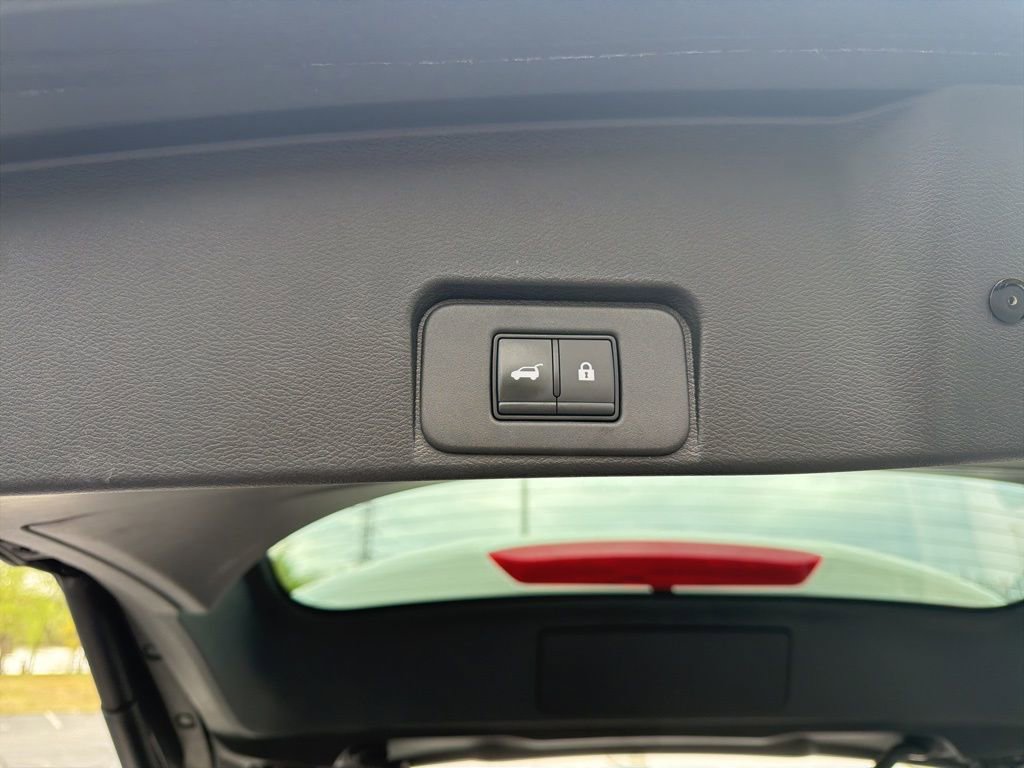 Used 2023 Nissan Rogue SL image 19