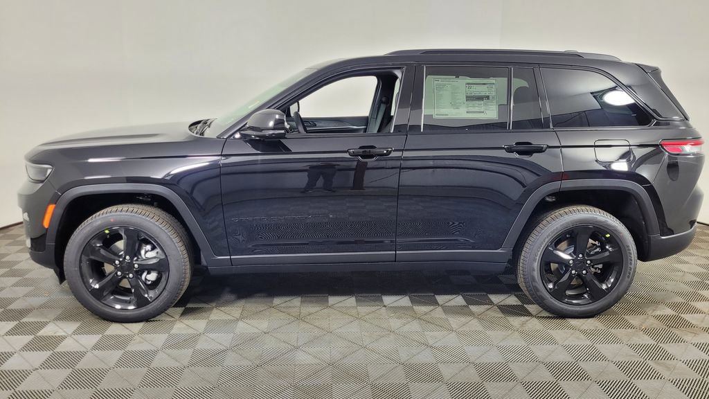 New 2025 Jeep Grand Cherokee Limited w/ Black Appearance Package image 4